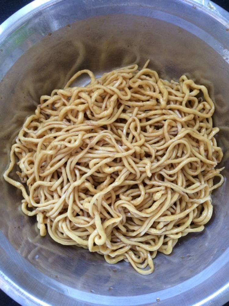 百吃不厌的葱油拌面步骤8