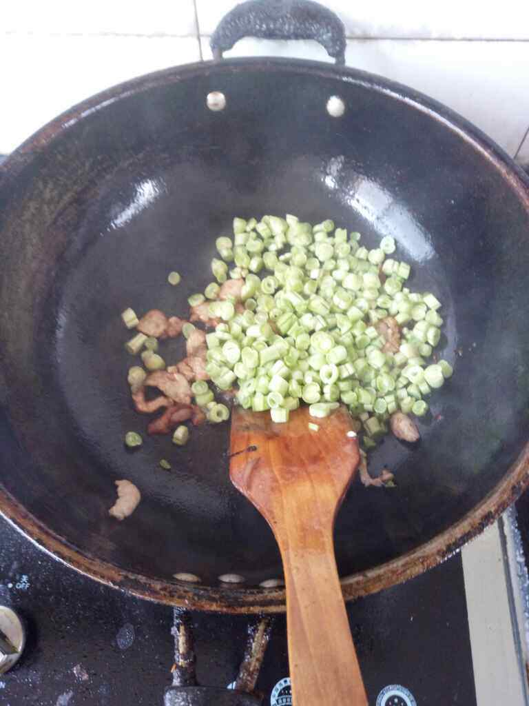 一锅熟面条步骤5