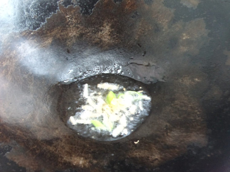 豆豉瓜皮酱拌面步骤4