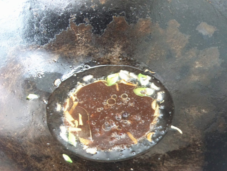 豆豉瓜皮酱拌面步骤5