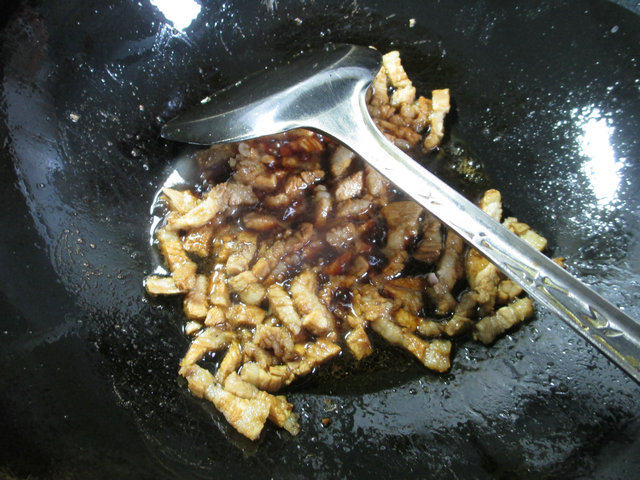 猪肉鸡蛋菠菜炒面步骤6