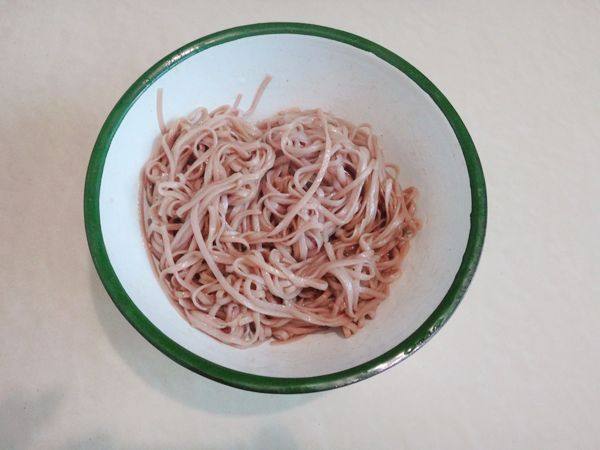 豆角炒紫薯面条步骤4
