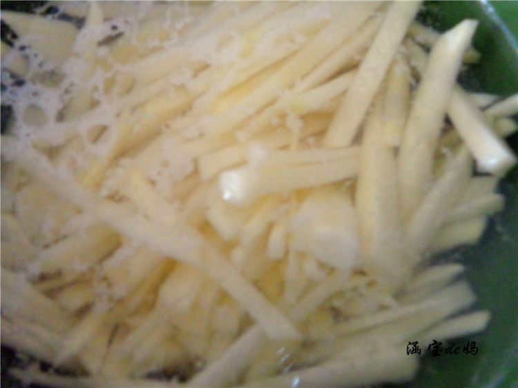 香菇腊肠炒面步骤3
