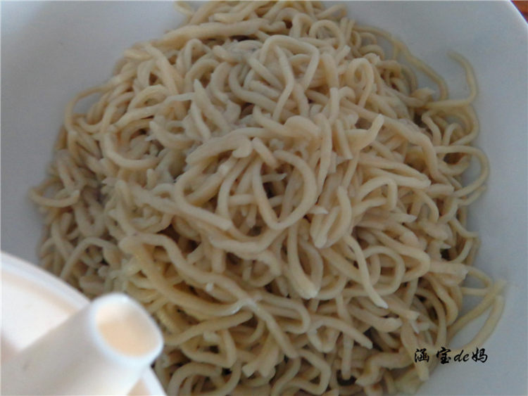 香菇腊肠炒面步骤8
