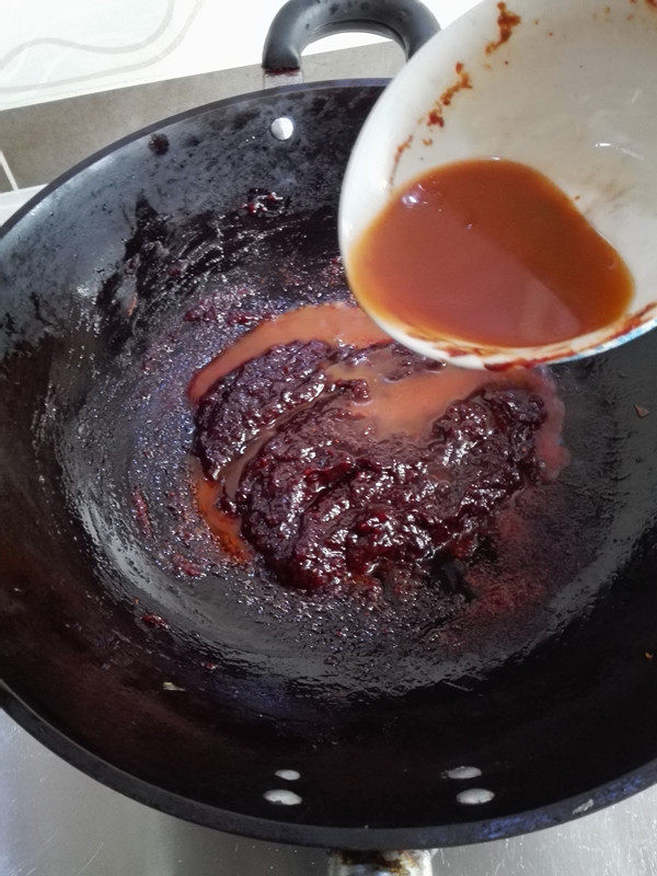 卤牛肉酱拌面步骤7