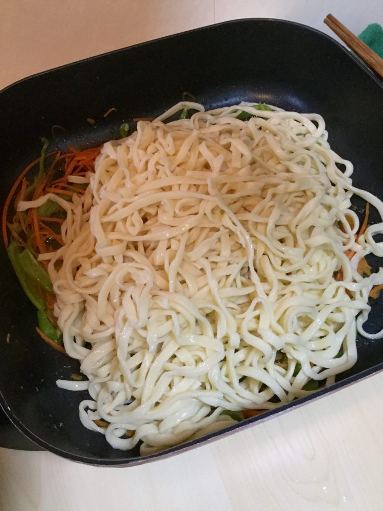 鸡蛋胡萝卜炒面步骤12