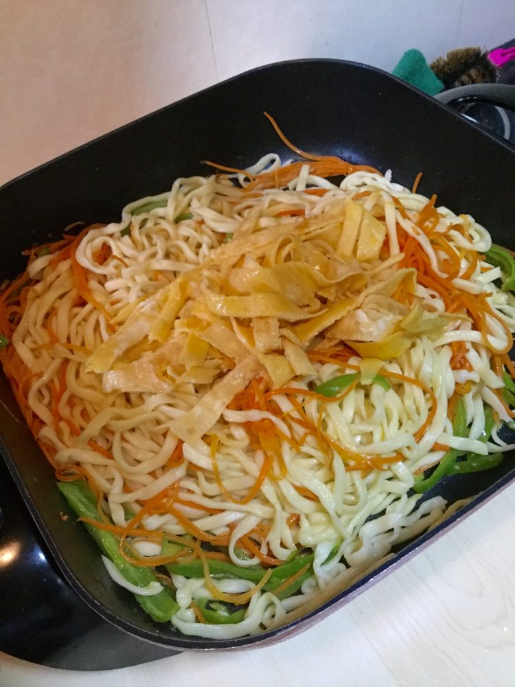 鸡蛋胡萝卜炒面步骤14