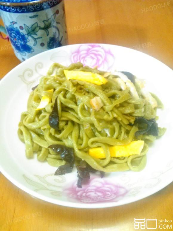 云耳鸡蛋炒面