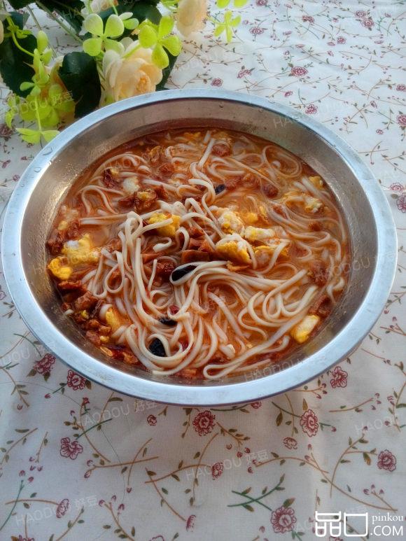 干黄瓜皮鸡蛋面