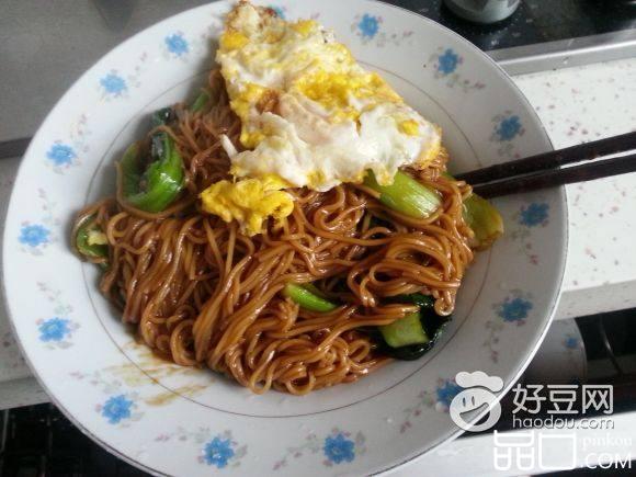 青菜鸡蛋炒面