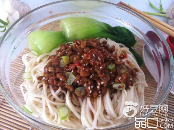 卤肉酱汤面