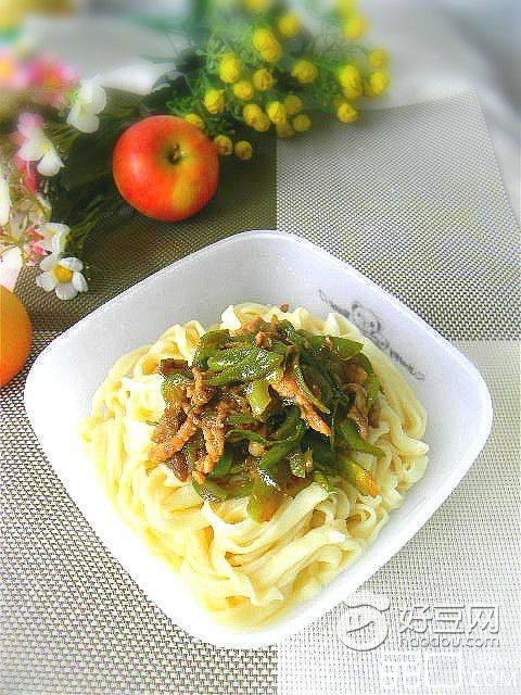 青椒肉丝炸酱面