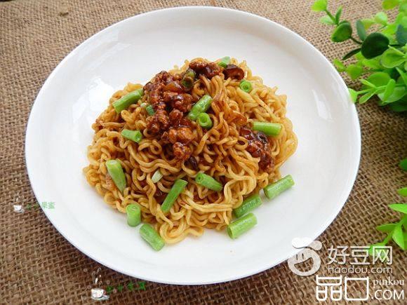 豆角肉酱拌面
