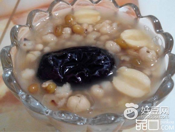 绿豆薏仁银耳羹