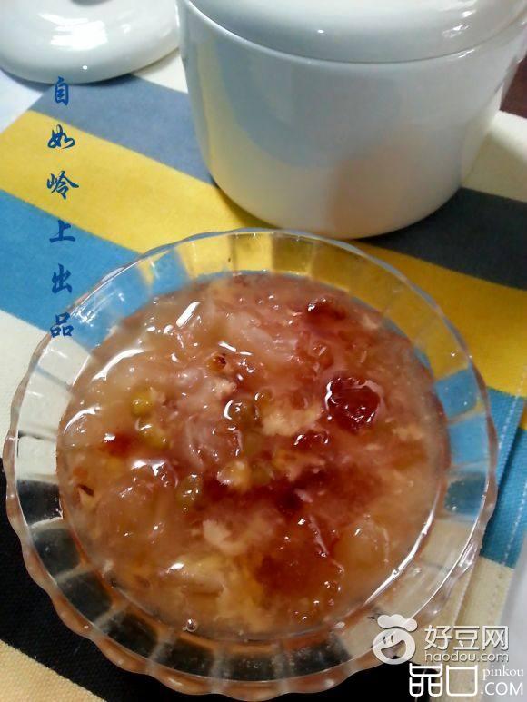 绿豆桃胶银耳羹