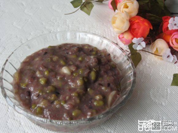 黑米绿豆百合粥