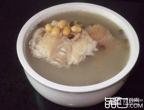 黄绿豆煲鱼骨汤