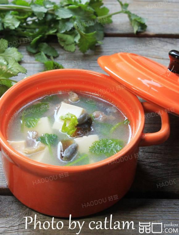 芫茜皮蛋豆腐汤