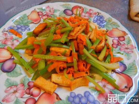 香辣西芹炒豆腐条