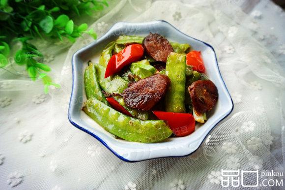 腊肠炒扁豆