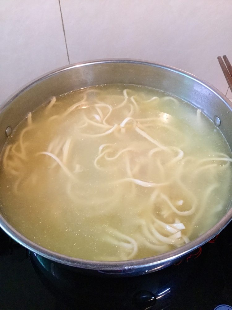 菜心鸡蛋面步骤6
