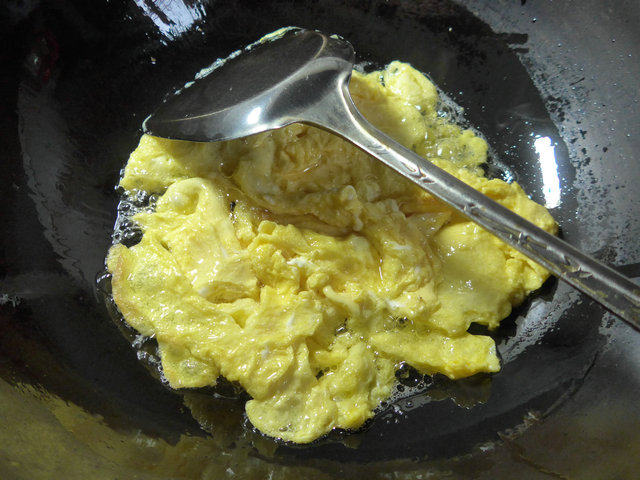 蔬菜鸡蛋炒面步骤6