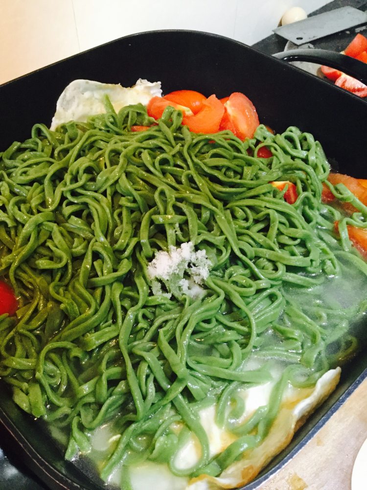 鸡蛋番茄汤面步骤10