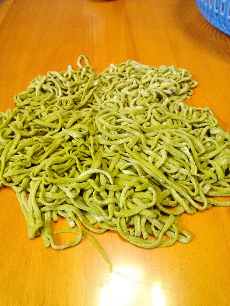 云耳鸡蛋炒面步骤3
