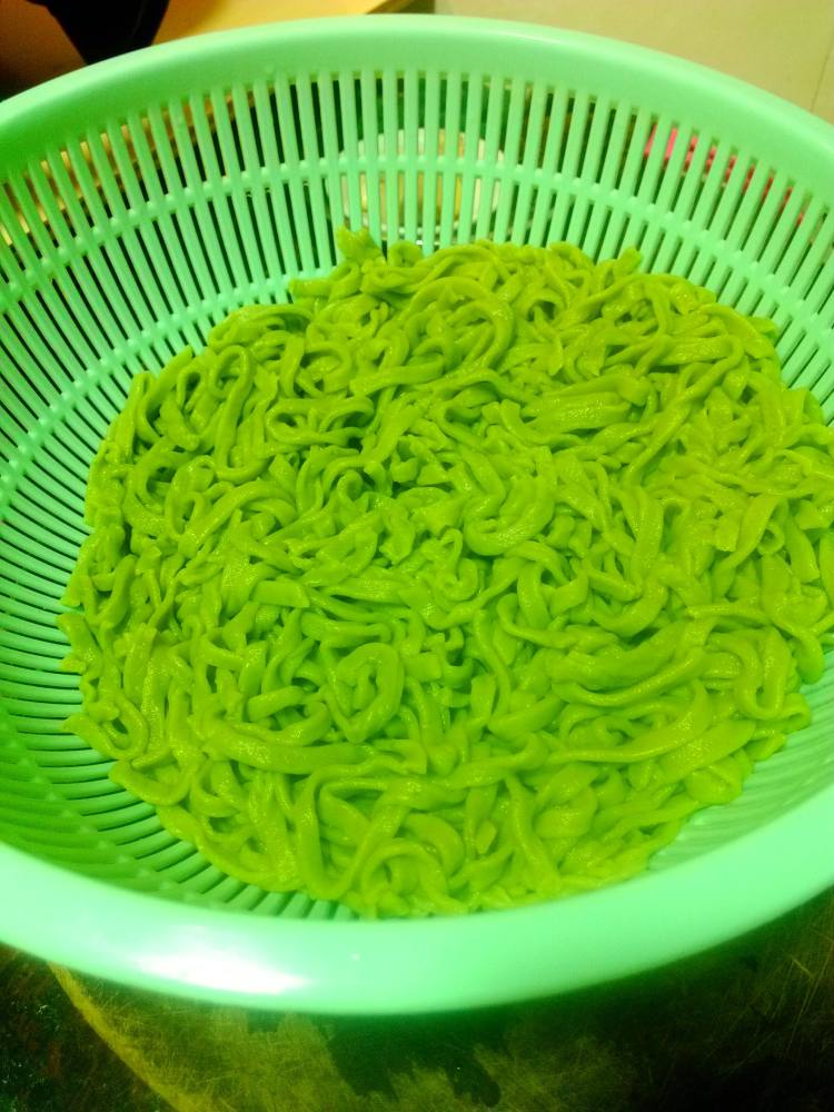云耳鸡蛋炒面步骤6