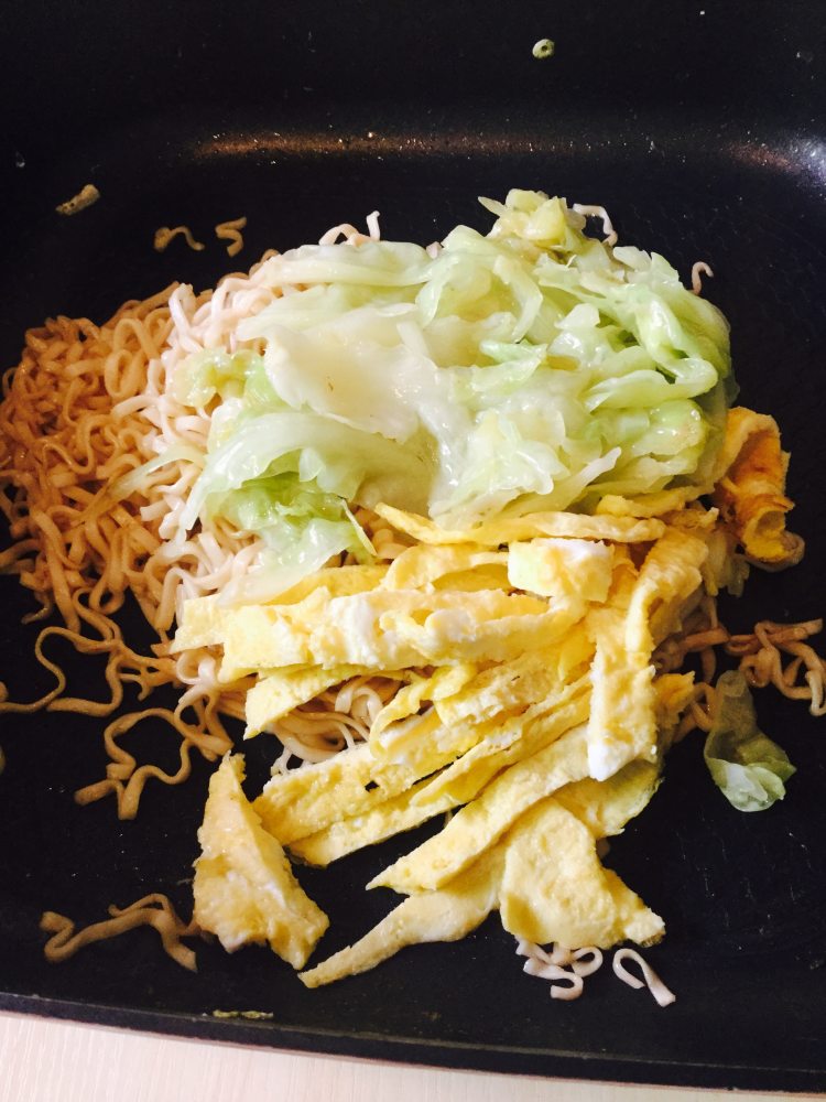 包菜鸡蛋面步骤15