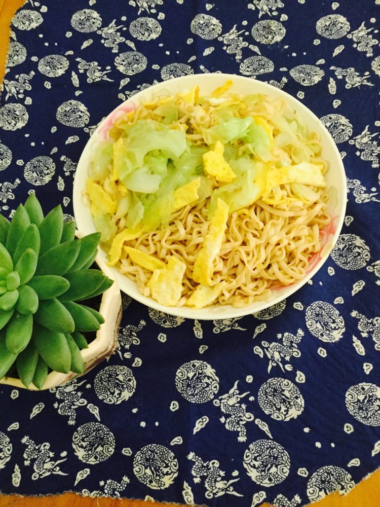 包菜鸡蛋面步骤16