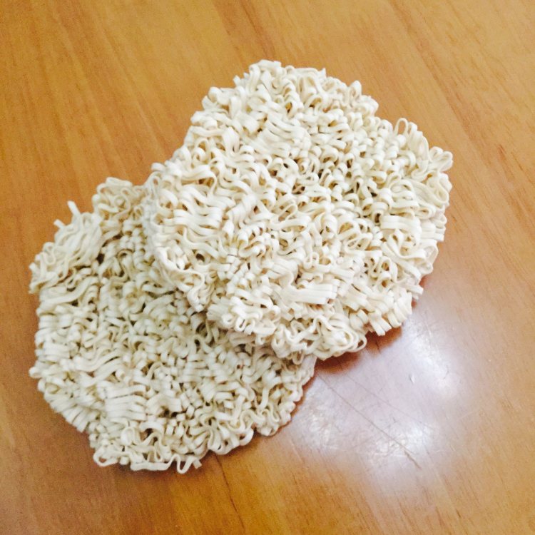 胡萝卜鸡蛋炒面步骤2