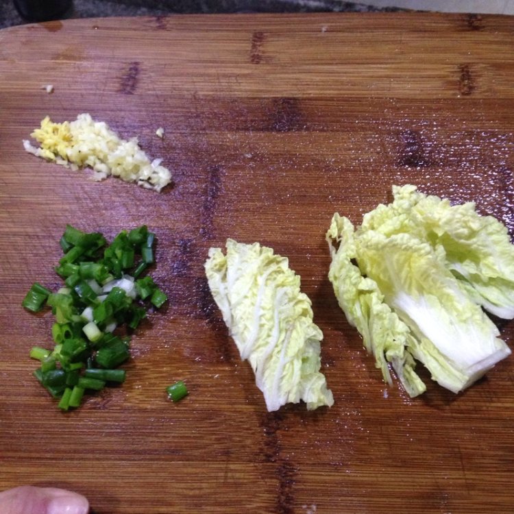 多菜葱油拌面步骤2