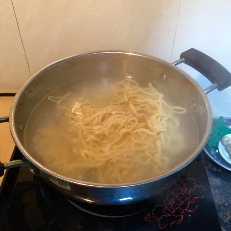 酱醋蛋拌面步骤3