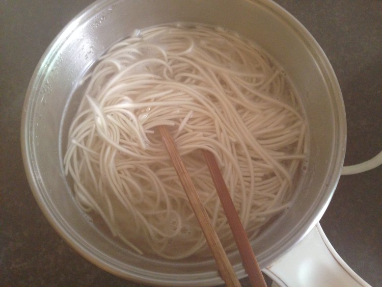 西红柿鸡蛋酱拌面步骤11