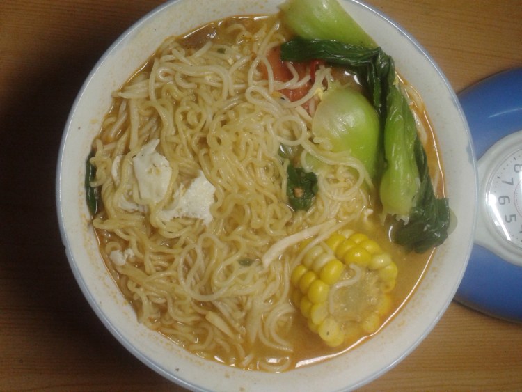 玉米鸡蛋白菜番茄面步骤6