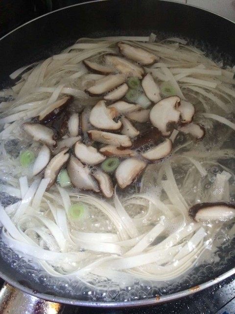 香菇面条步骤3