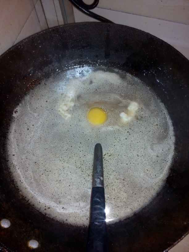 鱼汤鸡蛋面步骤2