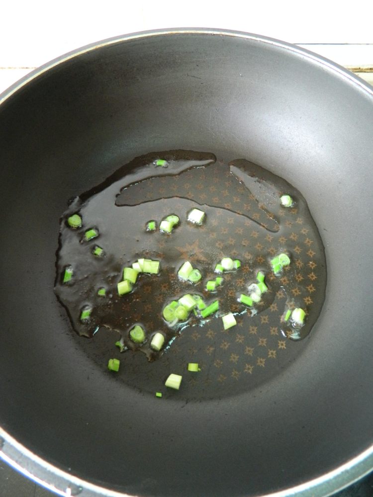 榨菜肉丝汤面步骤3