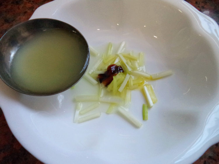 虫草花云吞面步骤9