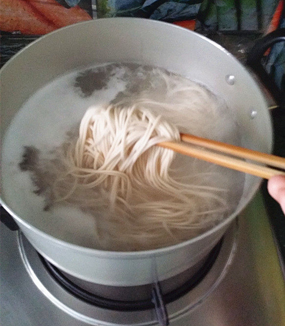 蔬菜酱拌面步骤4