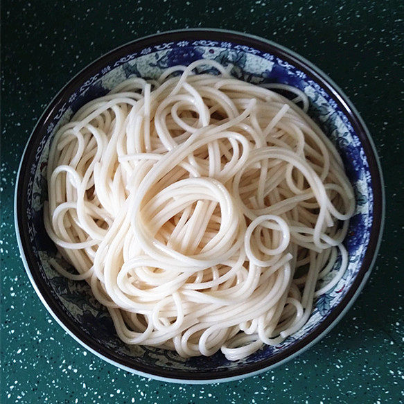 蔬菜酱拌面步骤5