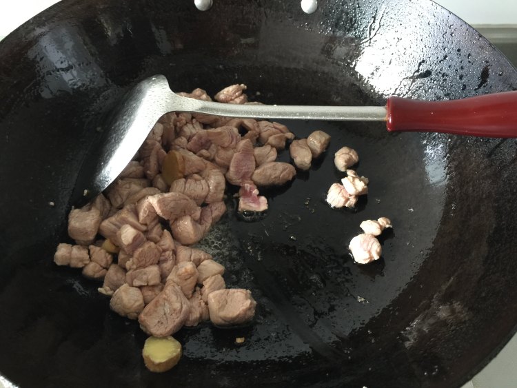 辣肉拌面步骤2