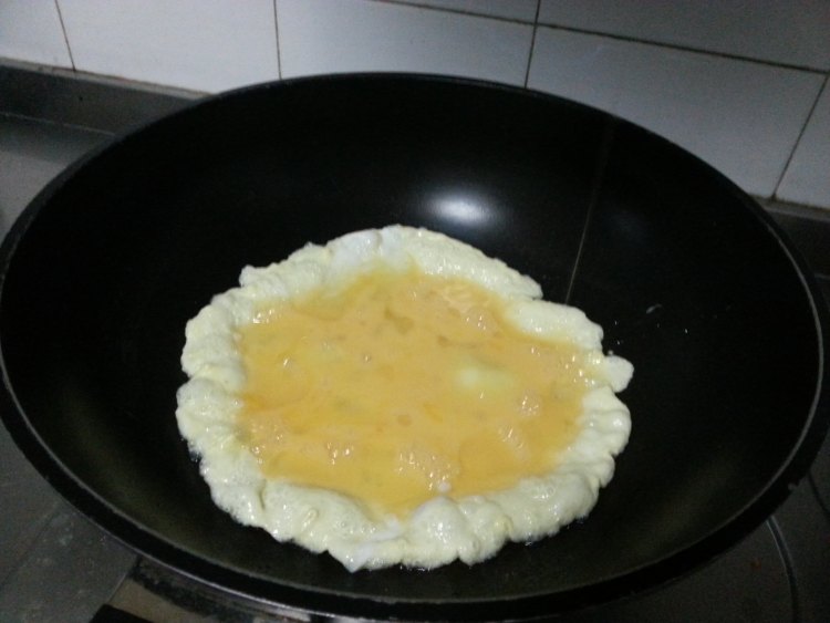 香菇肉丁鸡蛋面步骤1