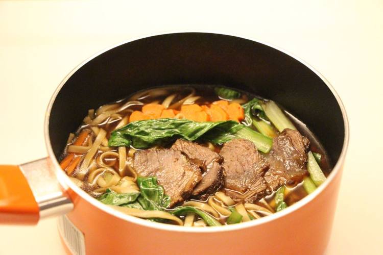 酱牛肉汤面步骤7