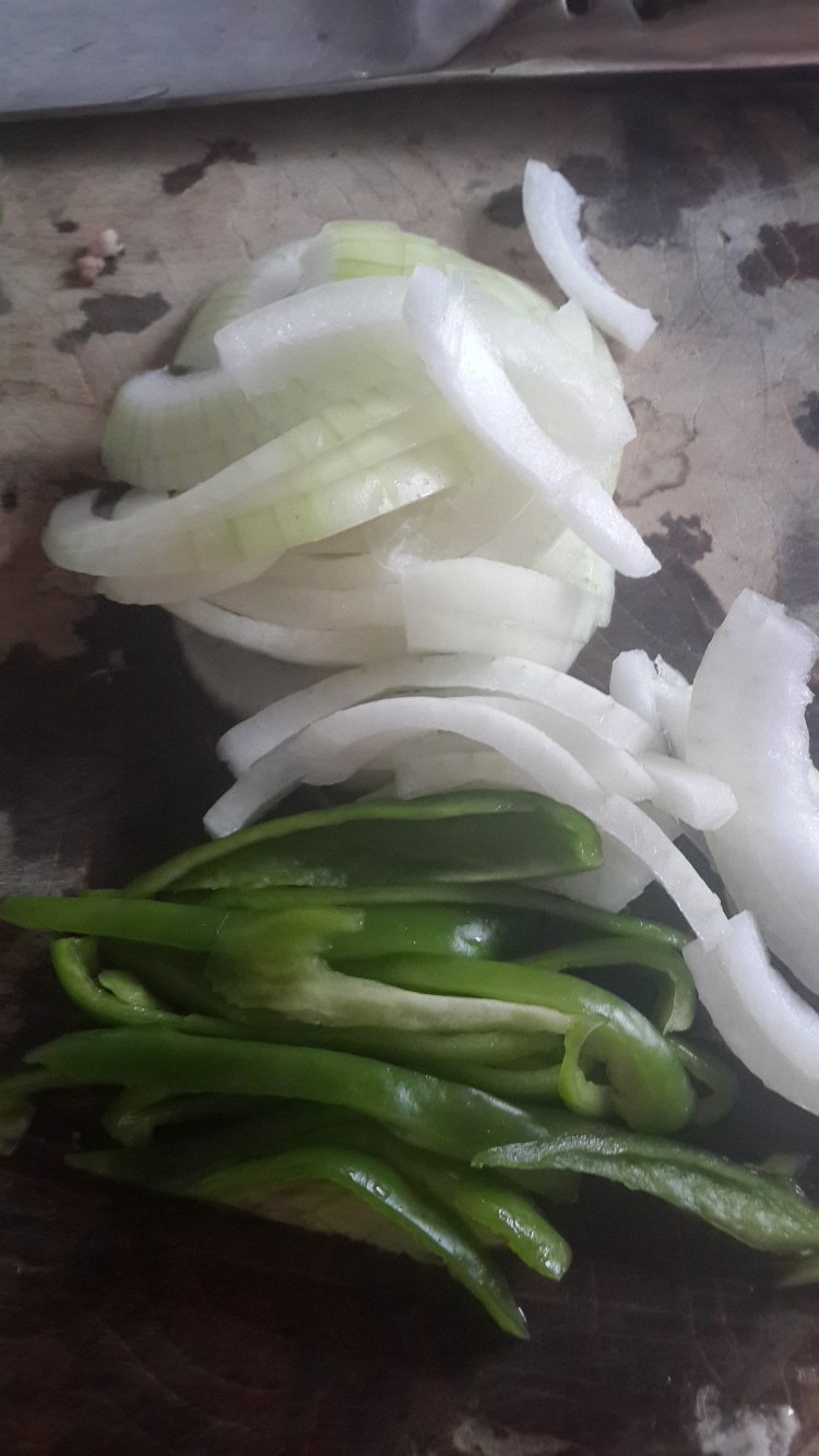 黑胡椒牛肉面步骤1