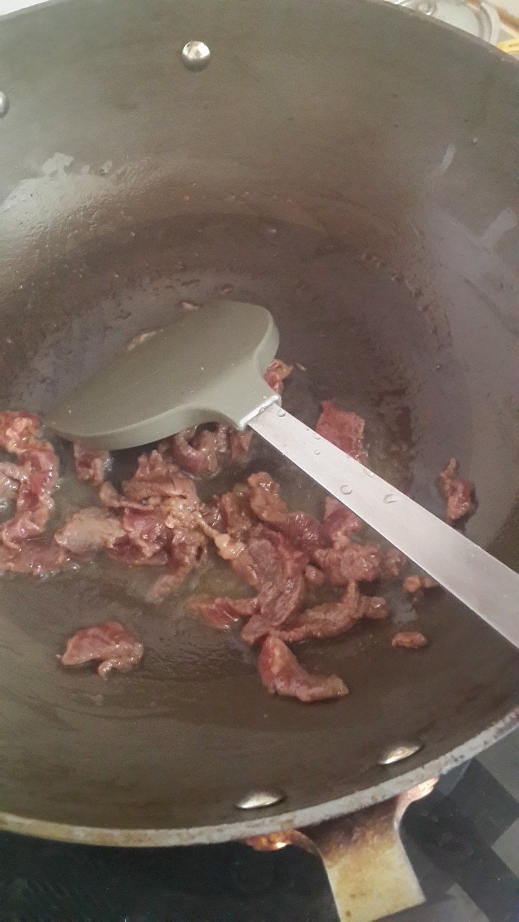 黑胡椒牛肉面步骤4