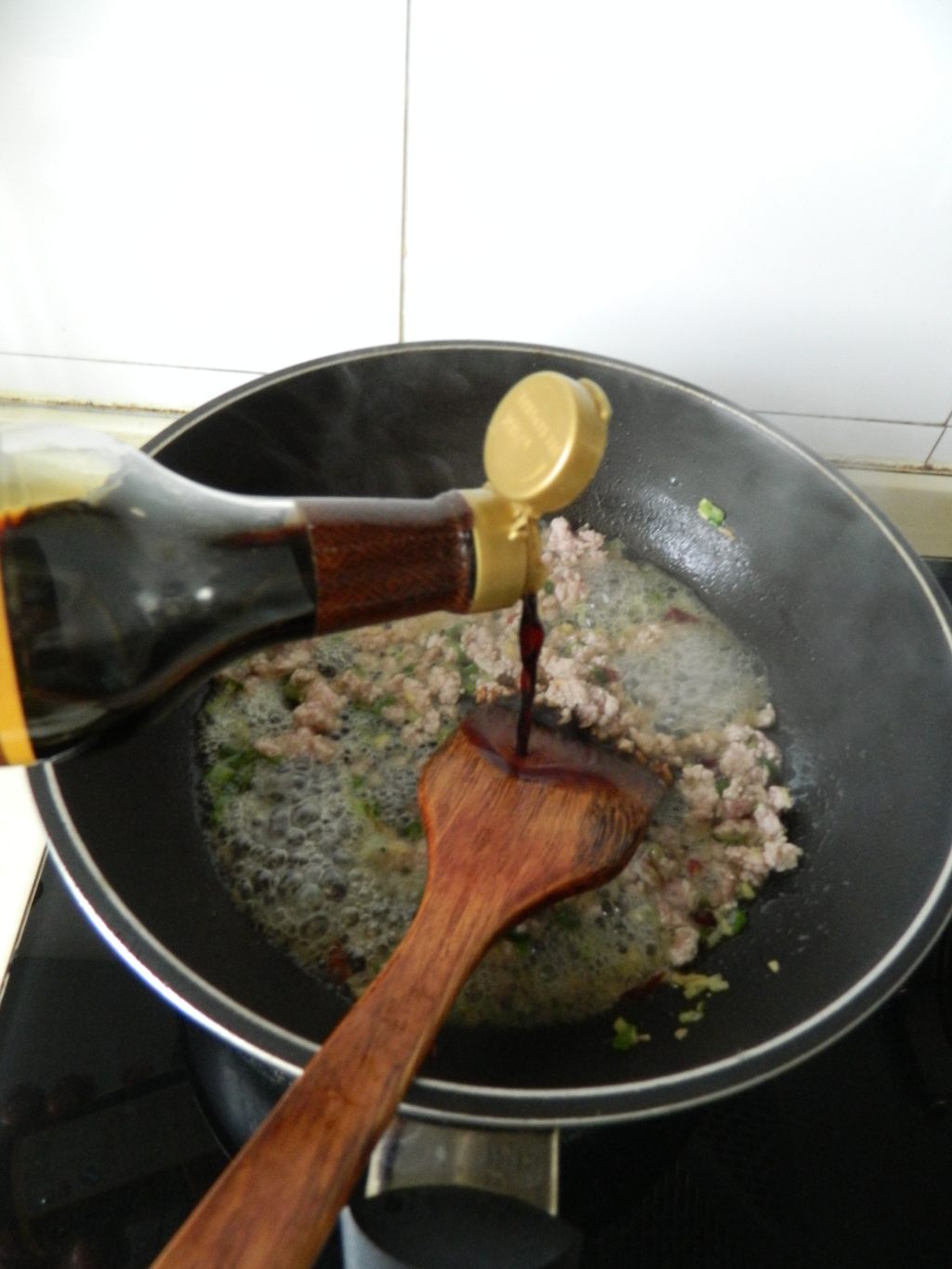 酸豆角肉末盖浇面步骤6