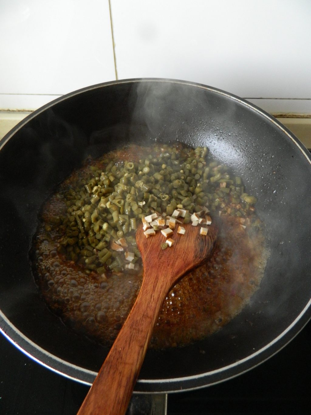 酸豆角肉末盖浇面步骤9