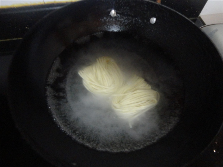 【手工美食】家常拌面步骤3